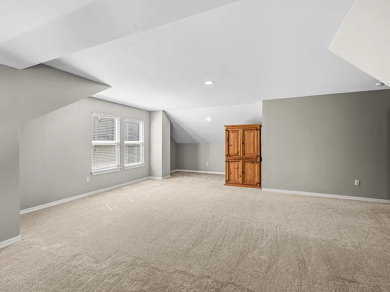 8829 NE 178th St — Photo 35