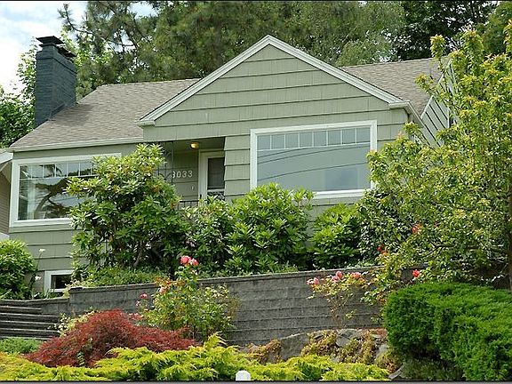 4th image of 3033 23rd Ave W