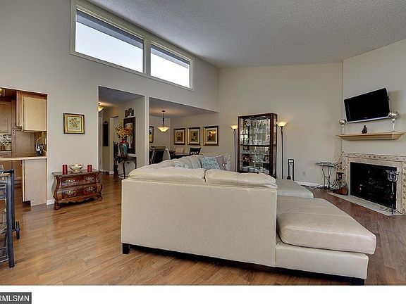 4th image of 5120 W 102nd St APT 303