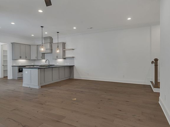 4th image of 2007 Cleaver St Lot 2520