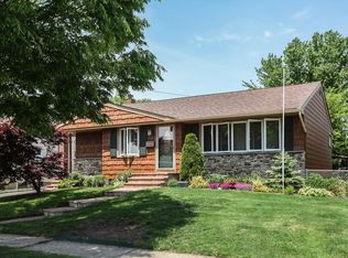 47 Larch St, Hicksville, NY 11801