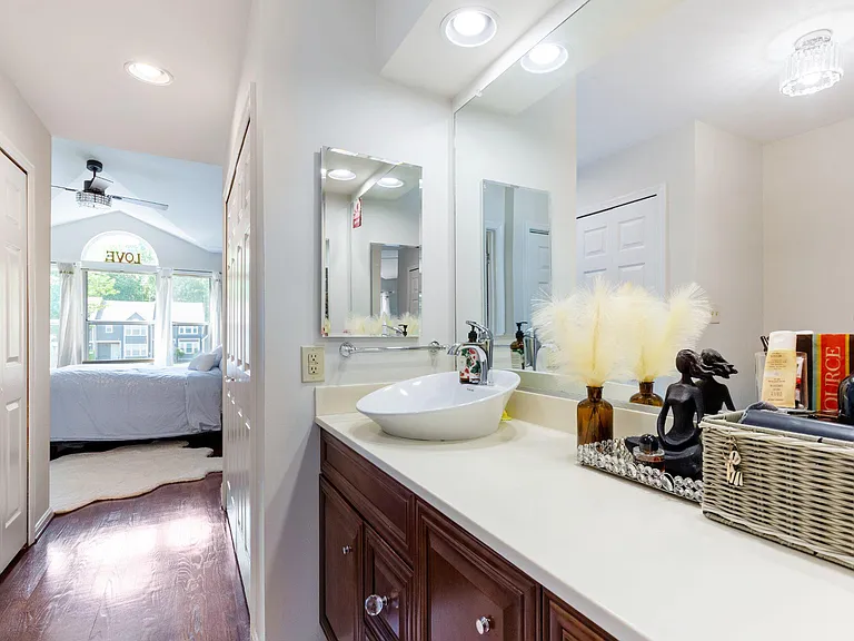 12 Chelsea Ct — Photo 32