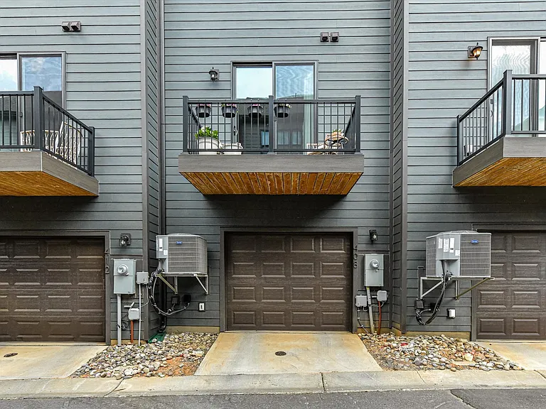 408 Tristram Ln — Photo 37