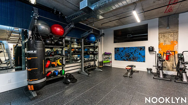 Rented by Nooklyn NYC LLC | media 41