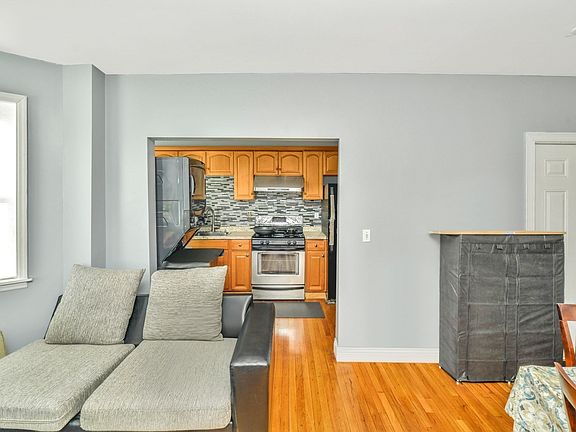 5th image of 5-7 Everett Ave #2