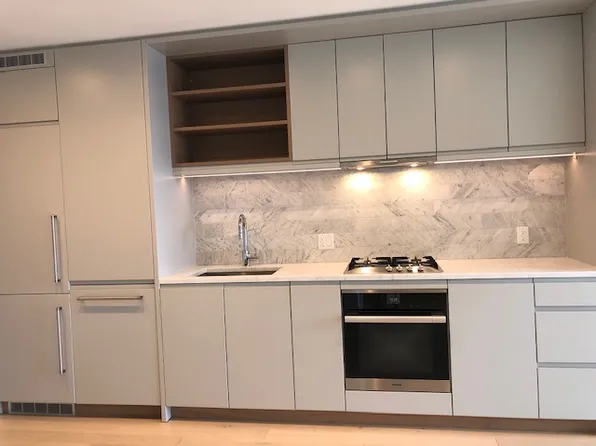 550 Vanderbilt Avenue 402 image 2 of 14