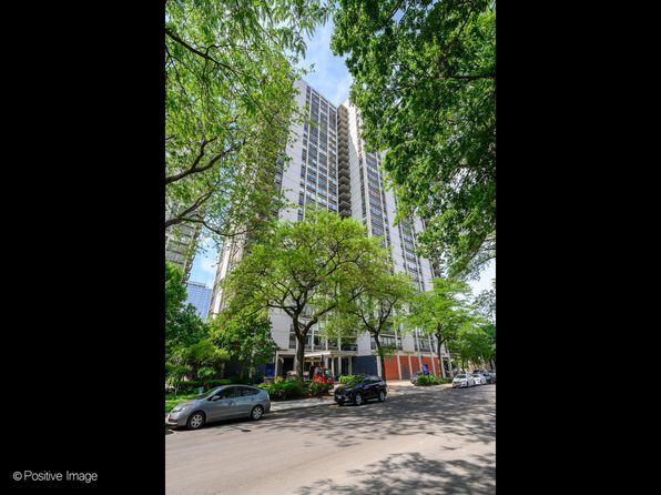 1360 N Sandburg Ter #1809