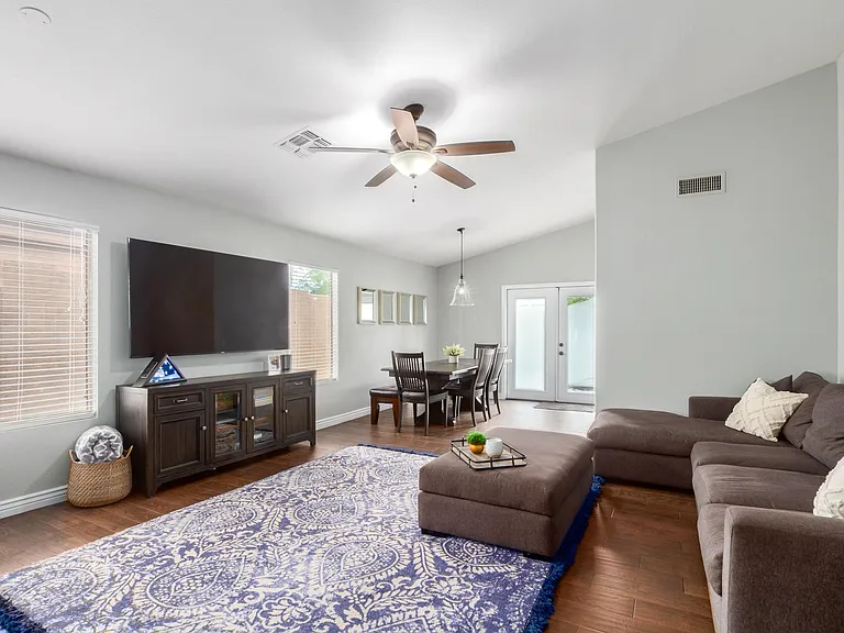 3237 E San Remo Ave — Photo 7