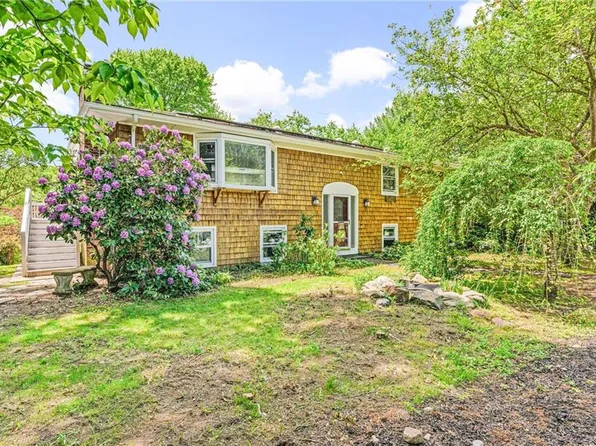 183 Terre Mar Dr, North Kingstown, RI 02852