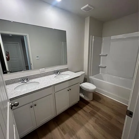 60 Berryville Dr — Photo 13