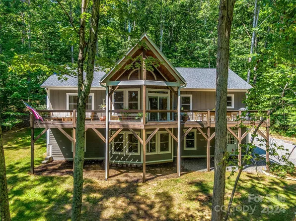 71 Rocking Porch Rd, Asheville, NC 28805