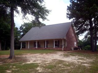 7103 McComb Holmesville Rd, McComb, MS 39648