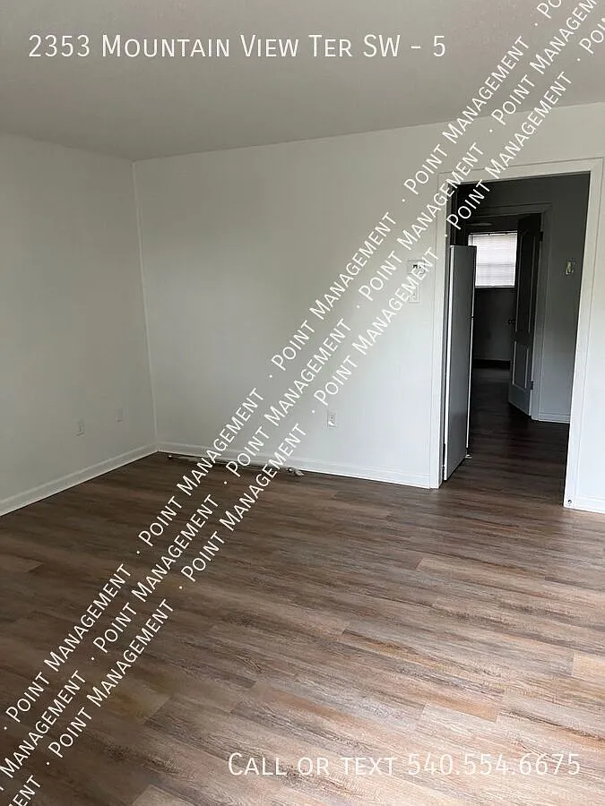 Building Photo - 2353 Mountain View Ter SW #5