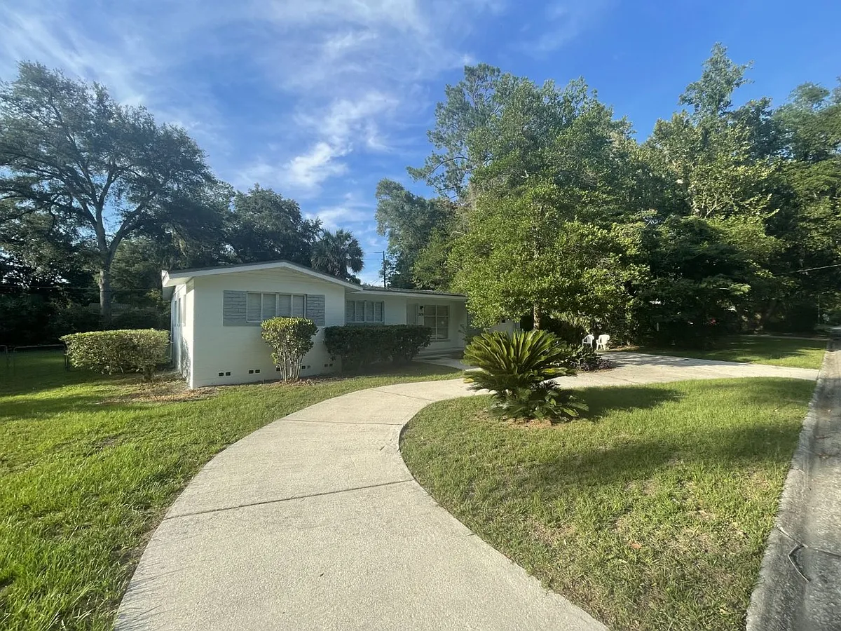 Building Photo - 3456 NW 7th Ave
