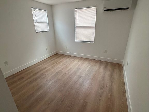 5th image of 212 S Orange Ave #F