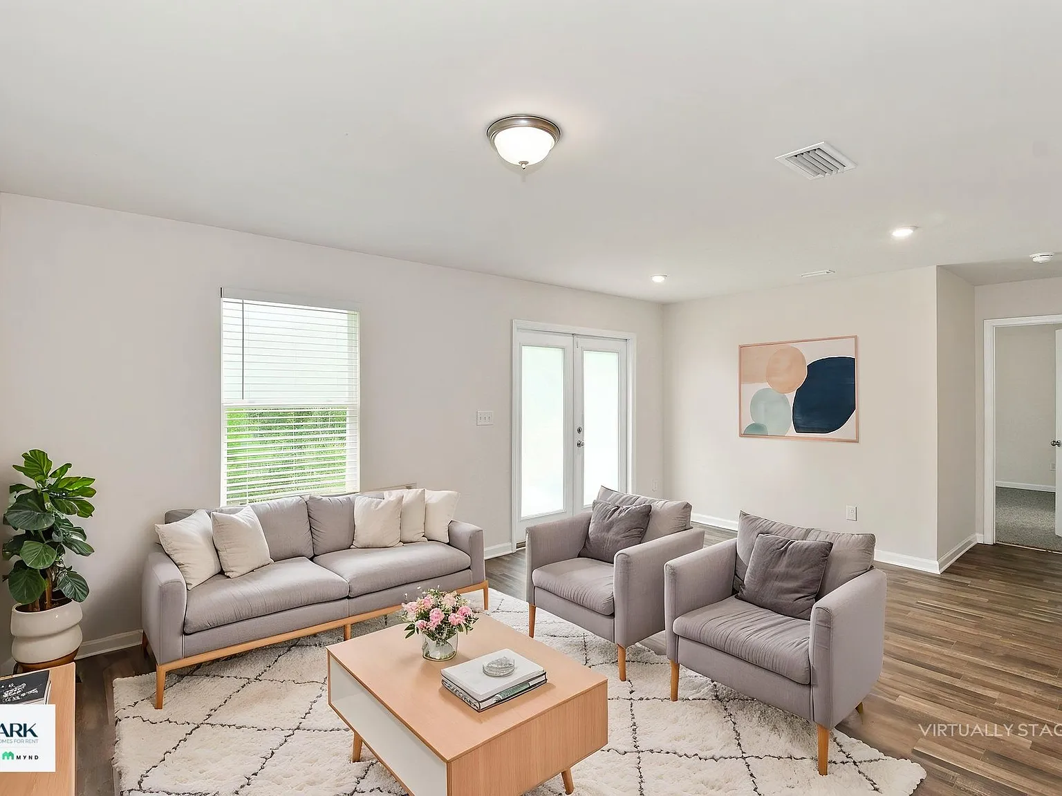 4 bed, 2.0 bath, 1398 sqft, $2,295 — Photo 3