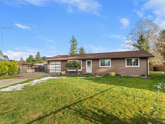 2nd image of 118 Park Ct