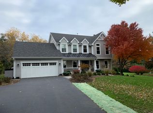 104 Crane Rd, Saint Charles, IL 60175