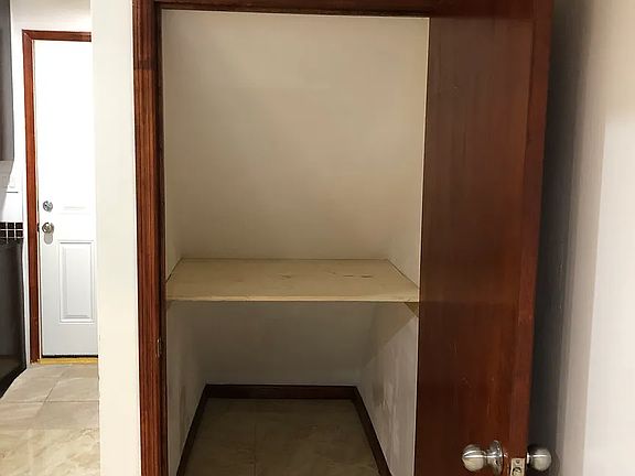 4th image of 876 E 12th St #1