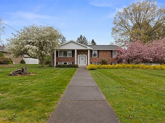 2nd image of 406 Newport Dr