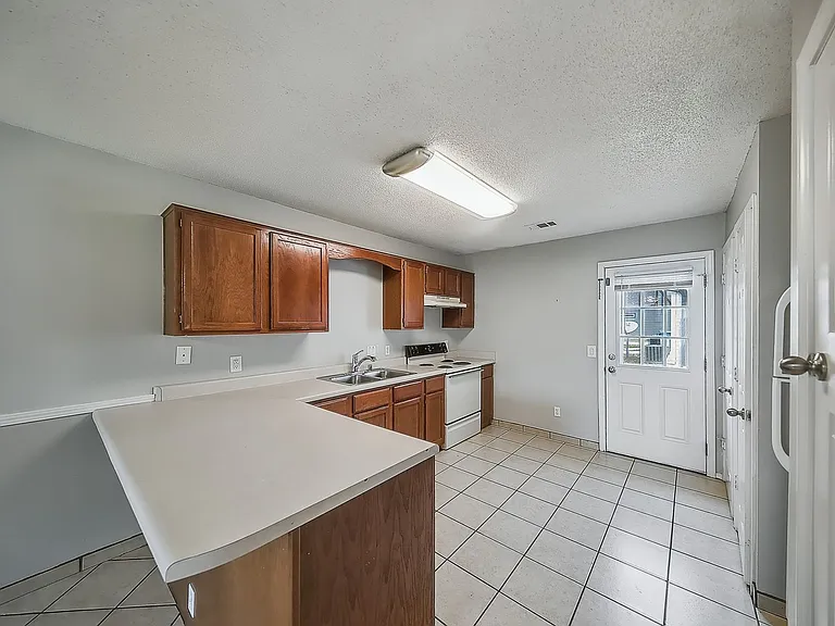 102 NW Park St #1 — Photo 14