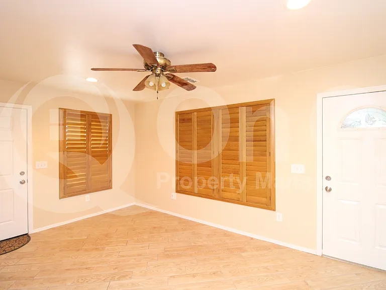 5216 E Florian Ave — Photo 7