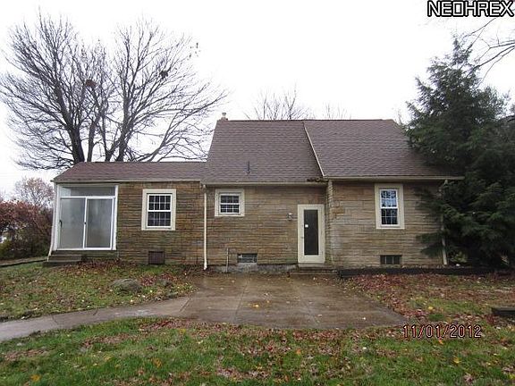 3rd image of 751 Northeast Ave
