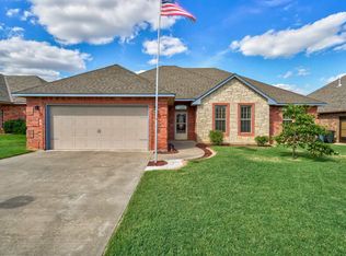 1221 Pebble Trl, Elgin, OK 73538