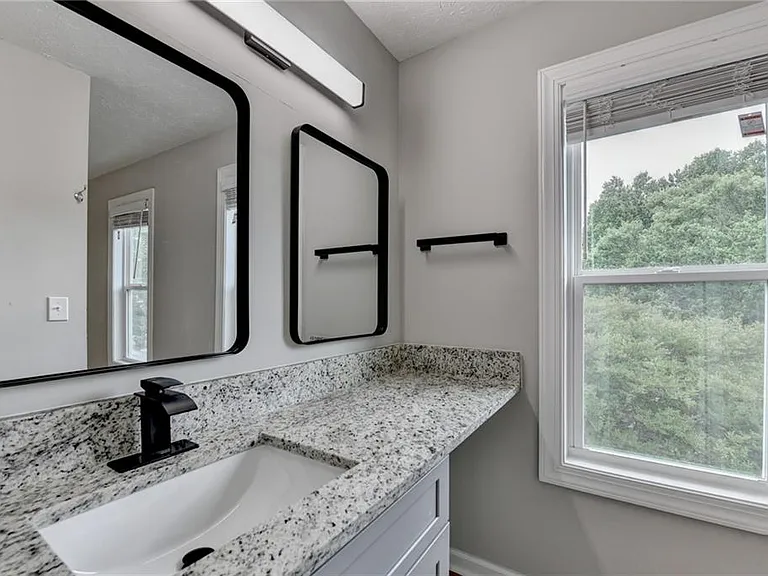 3876 Meadow Creek Dr — Photo 23
