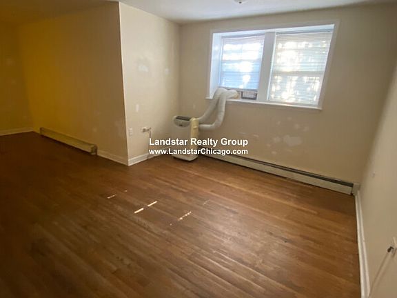 4th image of 7464 N Greenview Ave #G