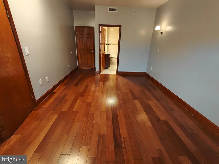 1106 Wallace St #B — Photo 16