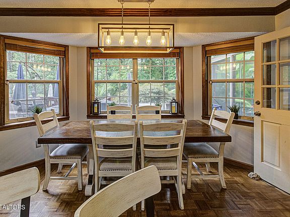 5th image of 501 Mountain Breeze Ln