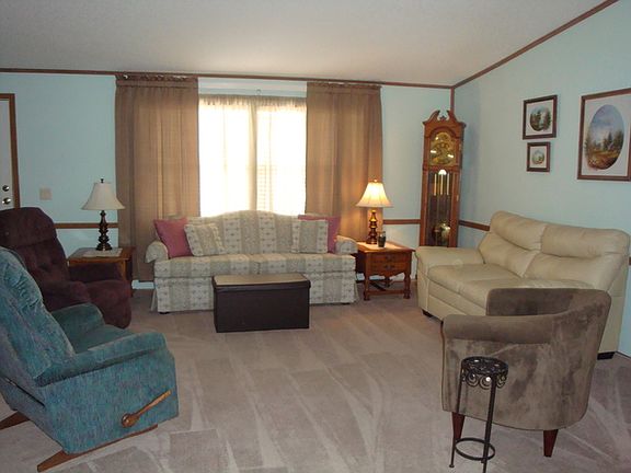 3rd image of 602 E Wood Ln