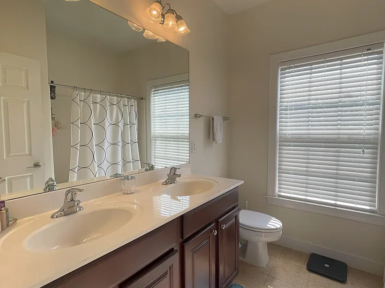 full bathroom