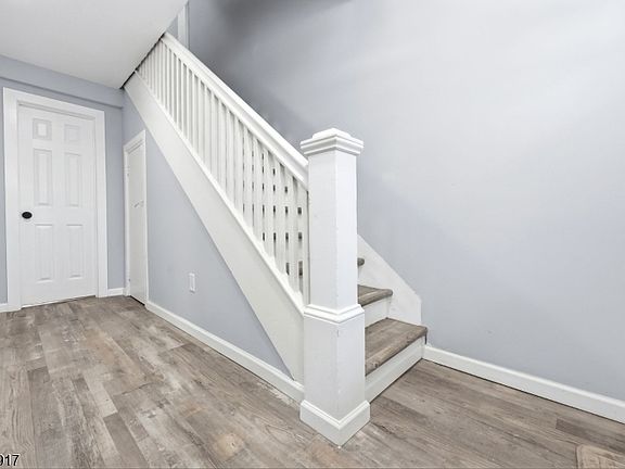 4th image of 124 Sitgreaves St