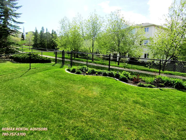 256 Edgebrook Rise NW — Photo 28