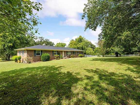 3rd image of 2876 Three Notch Rd