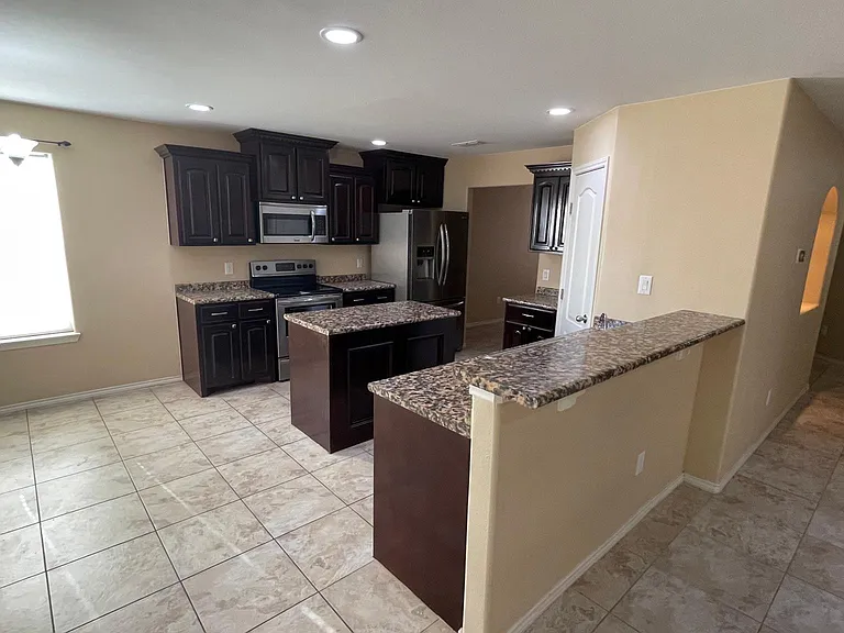 4405 Thunderbird Ave — Photo 16