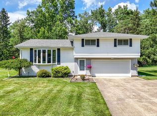 164 N Oakmont Rd, Northfield, OH 44067