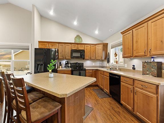 3rd image of 3335 San Marino Dr