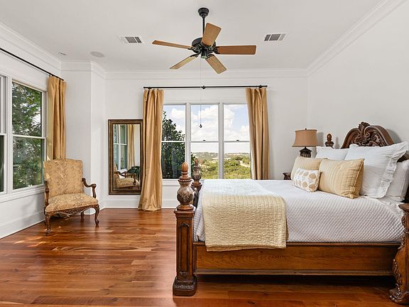 4th image of 2300 Barton Creek Blvd APT 27