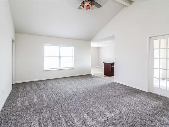 3rd image of 233 Oriole Dr