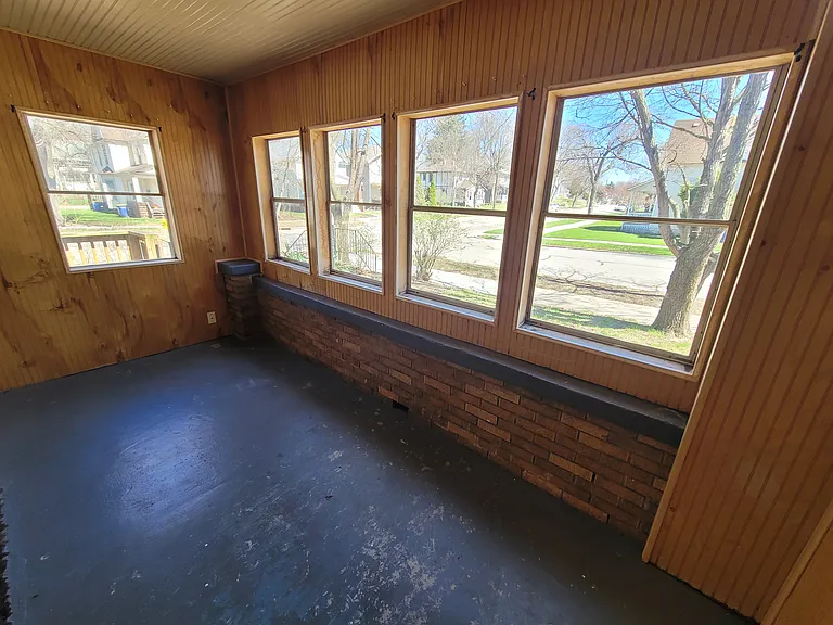 824 Lyon St NE — Photo 7