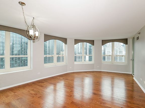 5th image of 345 N La Salle Dr APT 2406