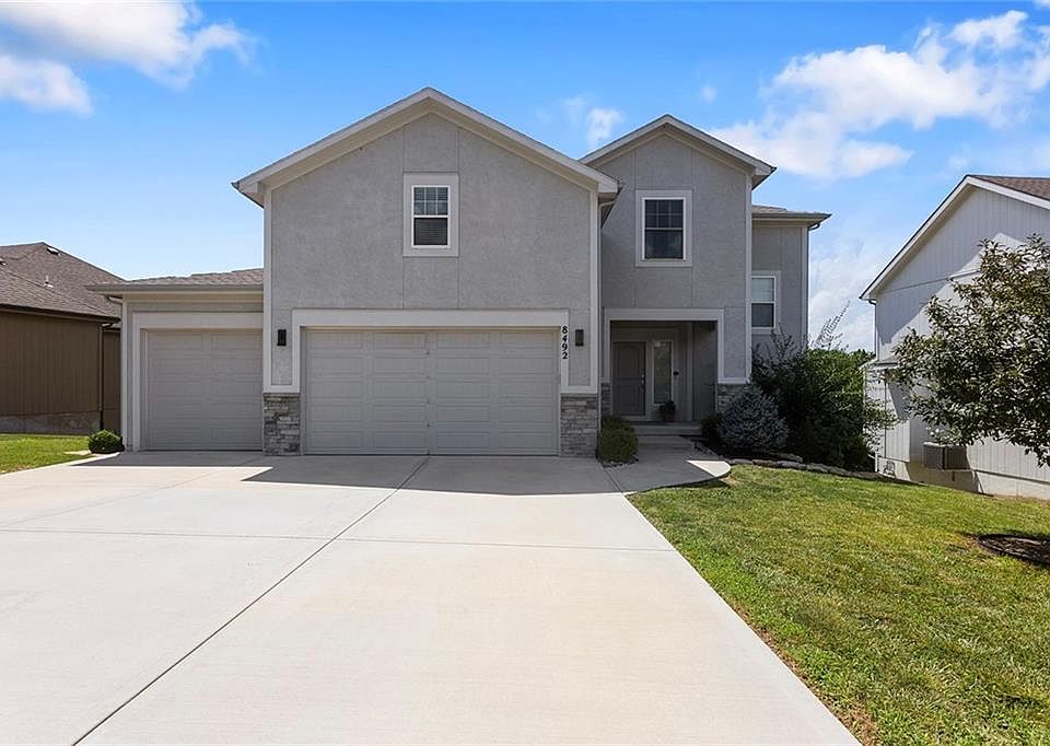 1st image of 8492 Valley Spring Dr