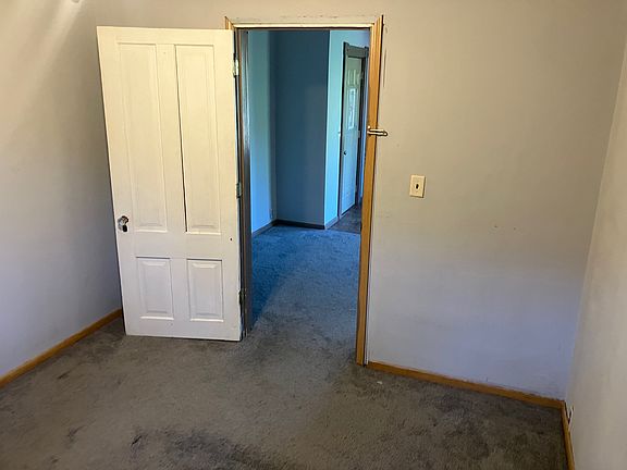 2nd image of 320 Eddy St APT 1
