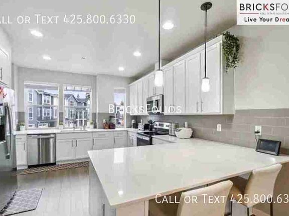 4th image of 13717 Admiralty Way #G5