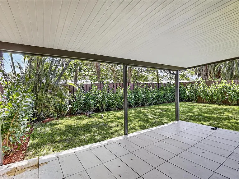 4404 Treasure Cove Dr — Photo 13