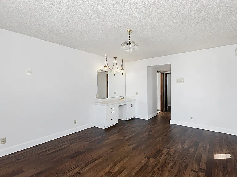 4495 Brighton Ave — Photo 24