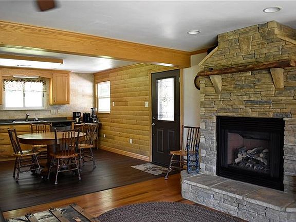 3rd image of 127 Lindy Ln